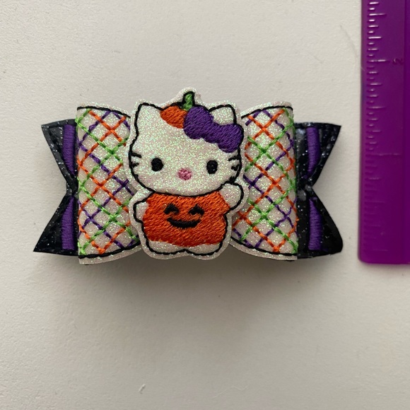 COPY - New Halloween bow barrette/clip with kitty in pumpkin costume applique - Picture 4 of 5